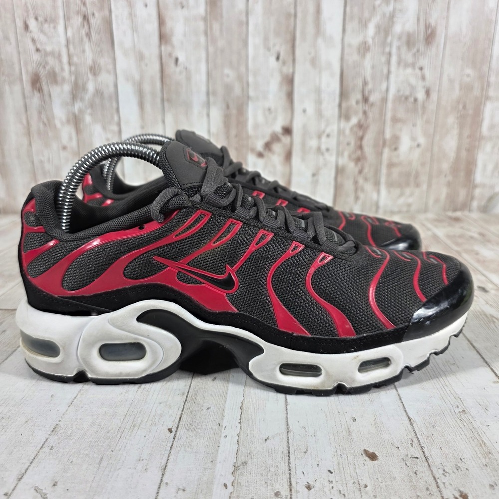 Nike Air Max Plus GS Anthracite University Red CD0609-200 Womens 8.5 / Kids 7Y